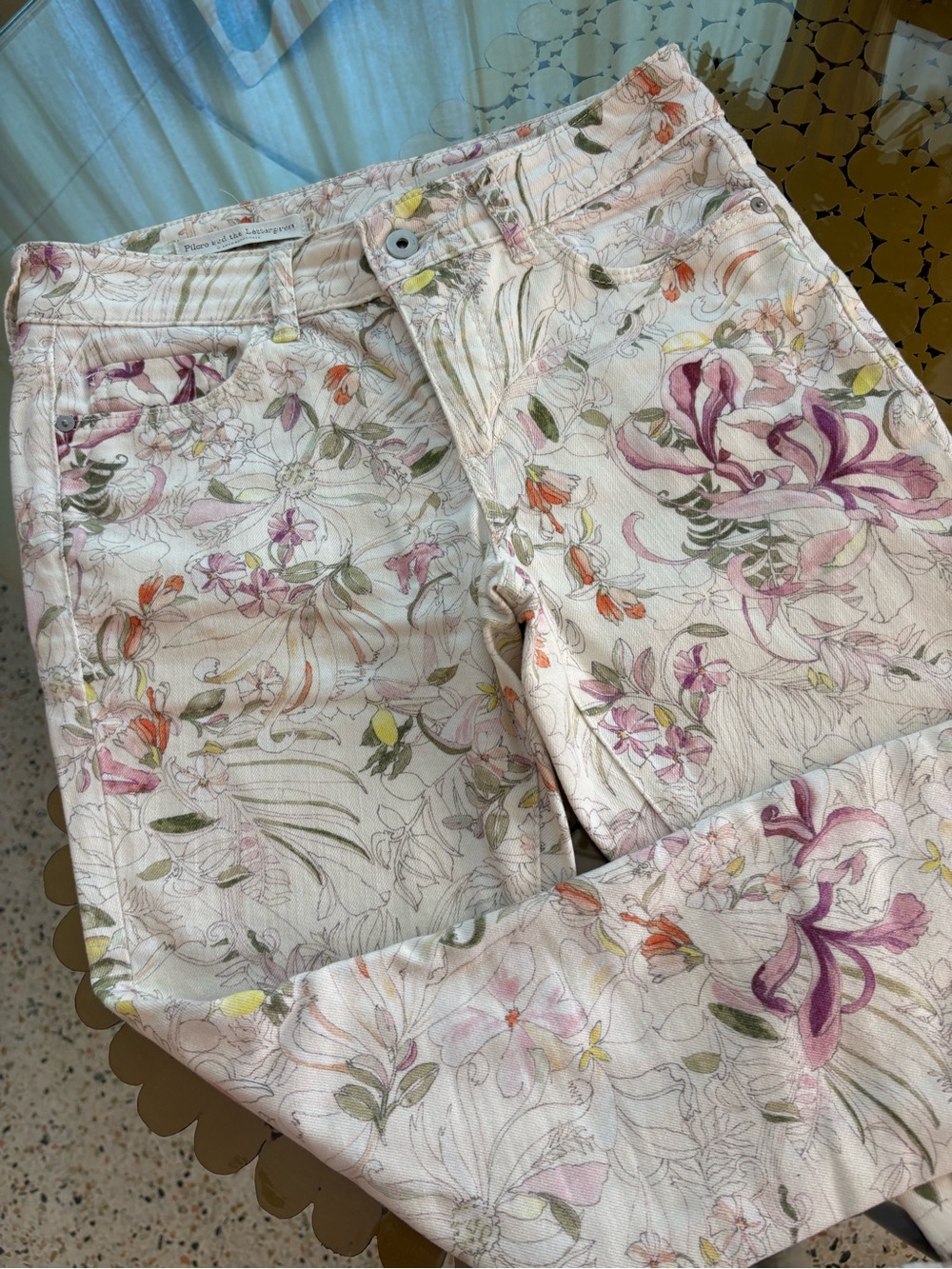 ANTHROPOLOGIE PILCRO Floral Print Mid Rise Denim Jeans. Cream background. 26 - Picture 2 of 8